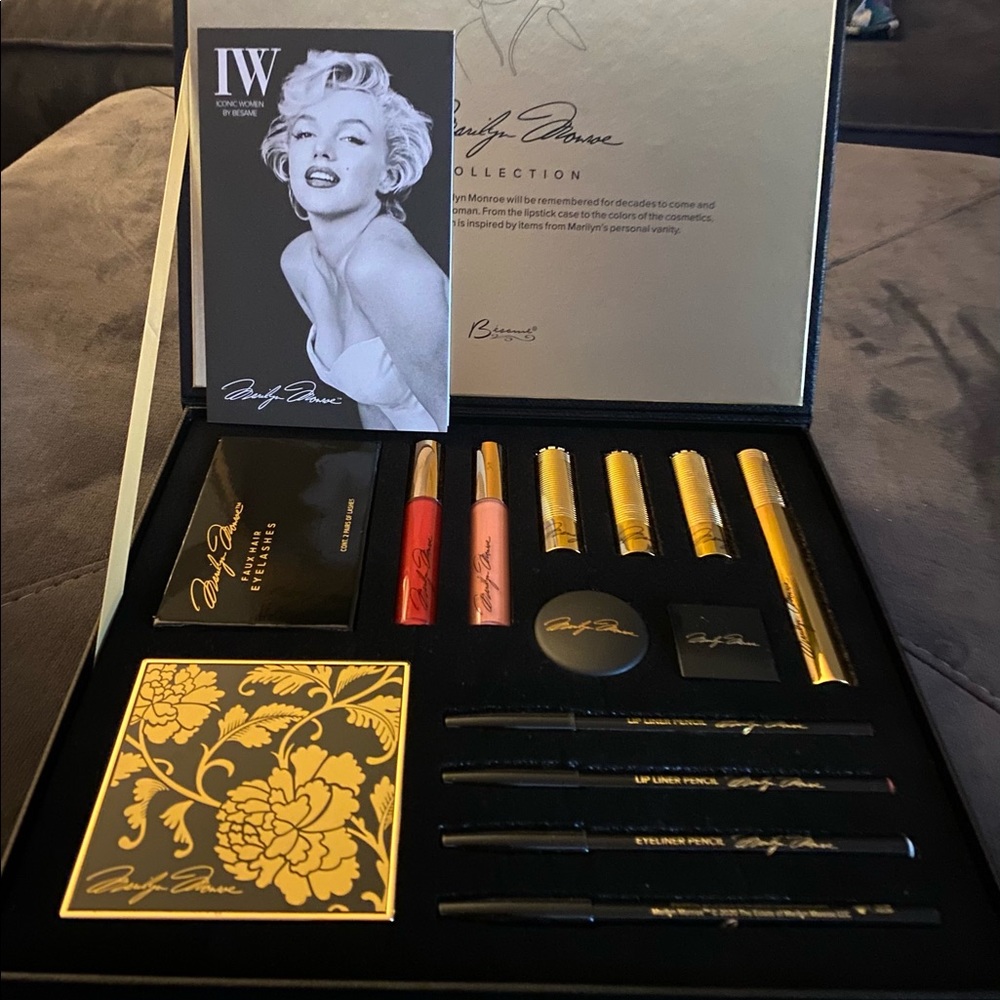 Besame cosmetics Marilyn Monroe  Collection